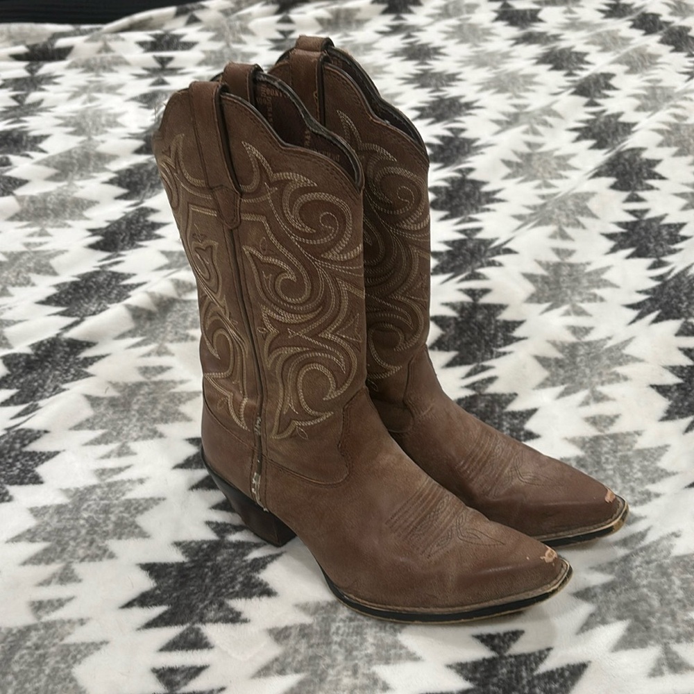 Durango pointed toe cowboy boots